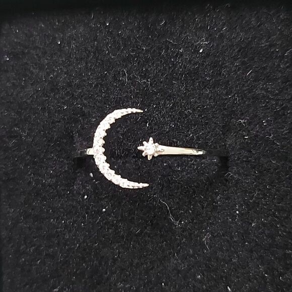 Host Pick 🌟925 Sterling Silver Crescent Ring - Picture 5 of 6